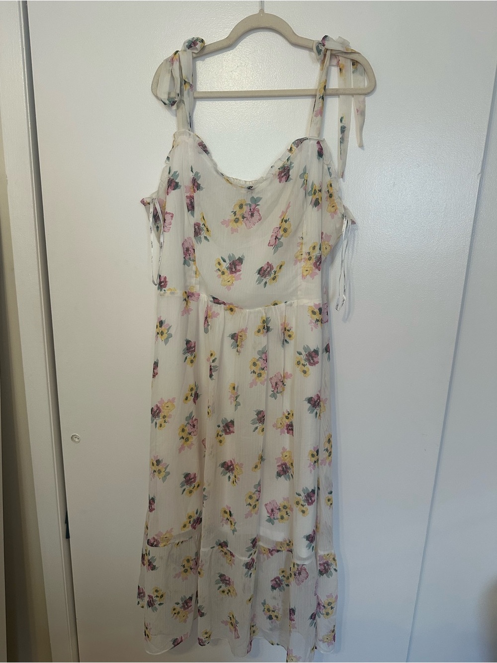 City Chic White Floral Tie-Strap Midi Dress